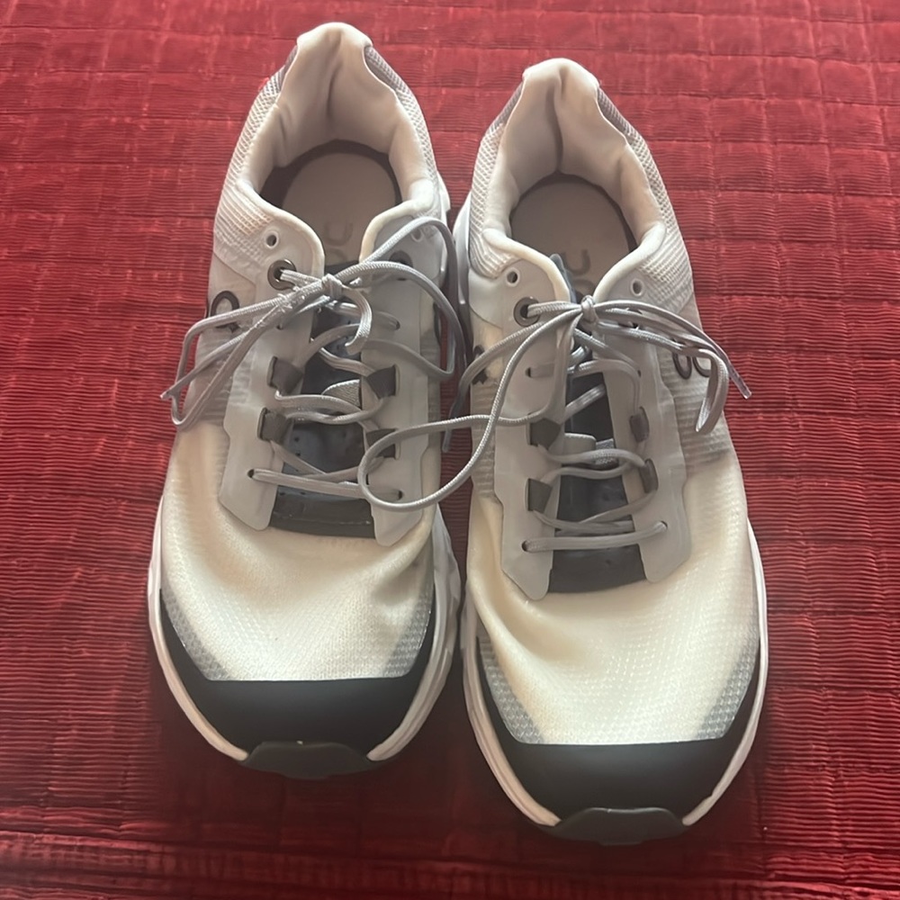 On Cloud Vista Size 7 Worn on the court